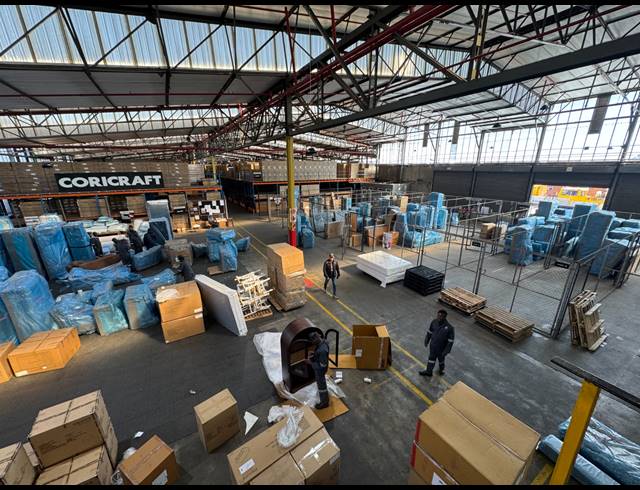 19,360M² WAREHOUSE FOR SALE IN STORMILL